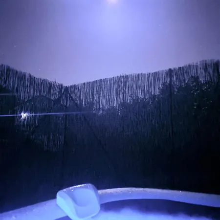 Διαμέρισμα Romantic With Fireplace And Hot Tub *