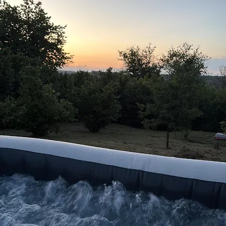Διαμέρισμα Romantic With Fireplace And Hot Tub Castellero